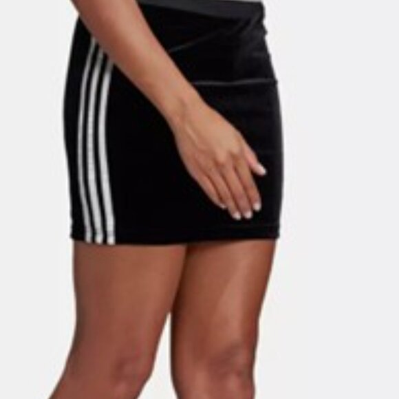 Adidas Black Adicolor Velour Skirt size large - Picture 9 of 13
